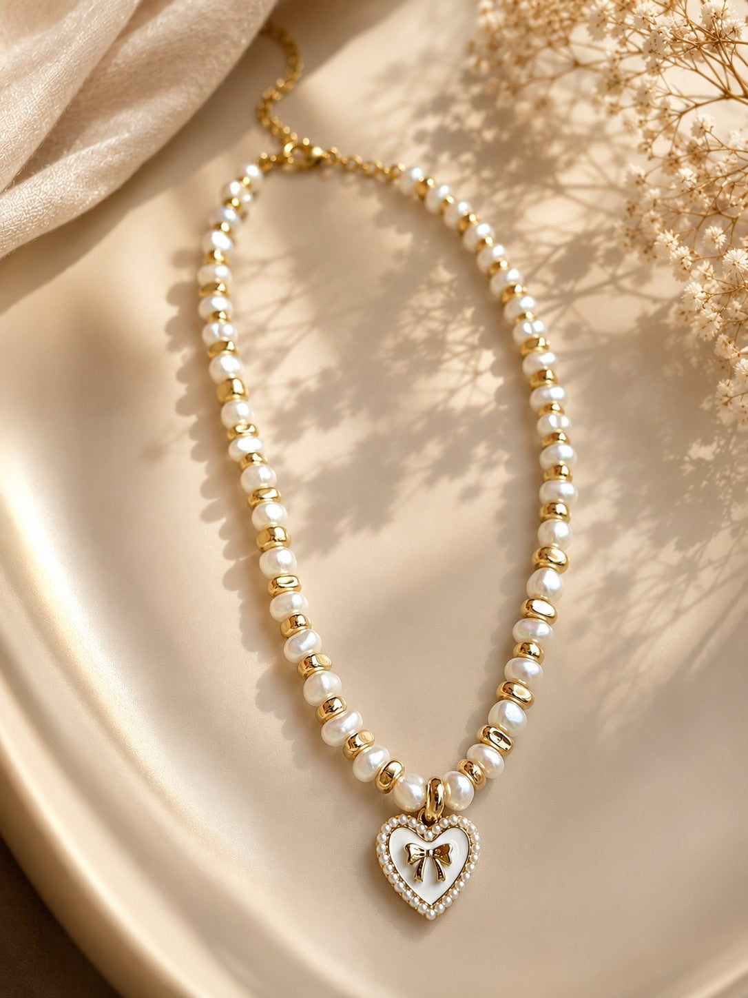 Pearls heart necklace